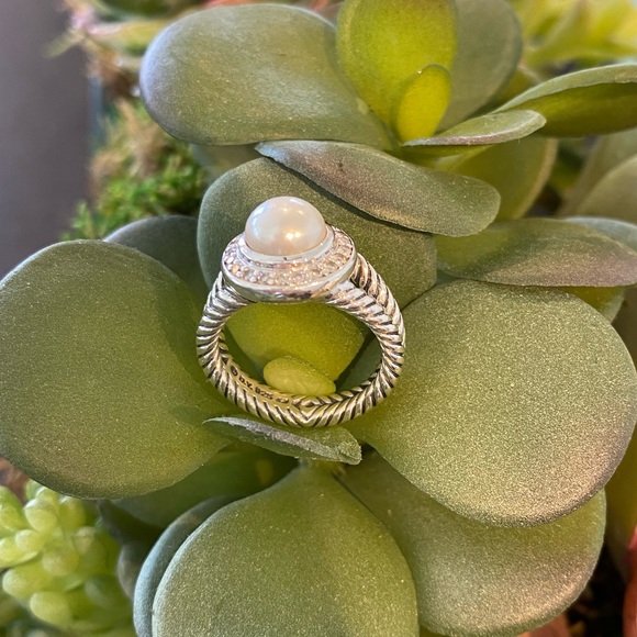 David Yurman Pearl Ring with Diamonds - Picture 7 of 10